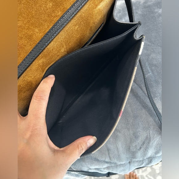 Authentic Burberry Macken Crossbody - Picture 11 of 14